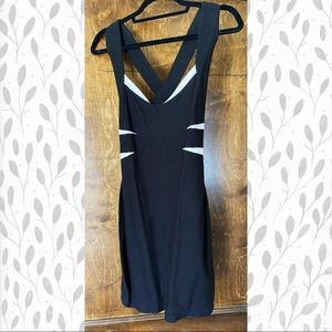 Black & white geometric criss-cross back minidress